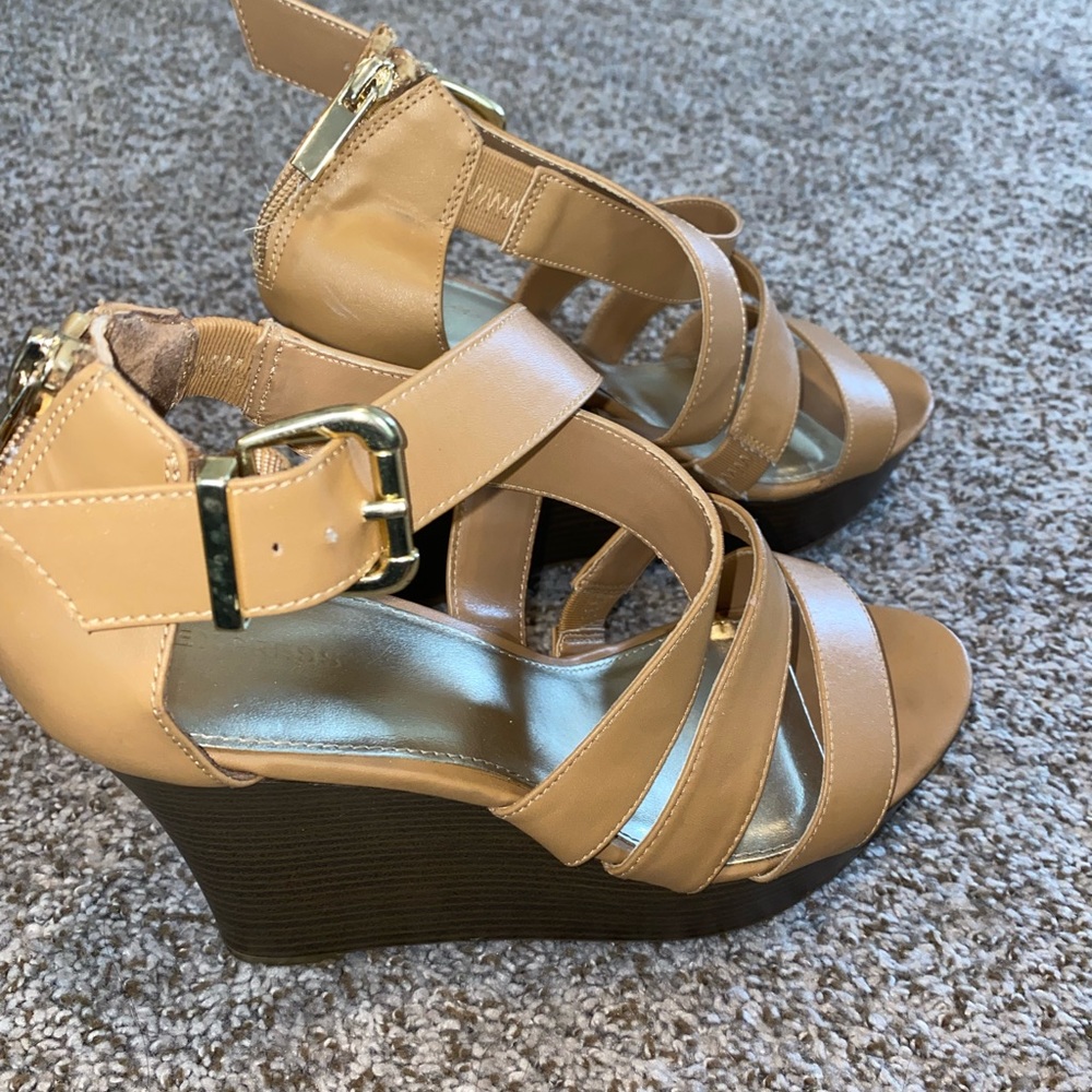 Express Wedges - Picture 2 of 5